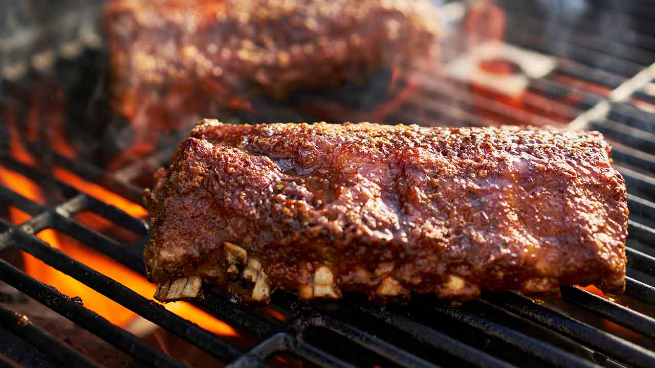 How to make homemade BBQ ribs in the oven?