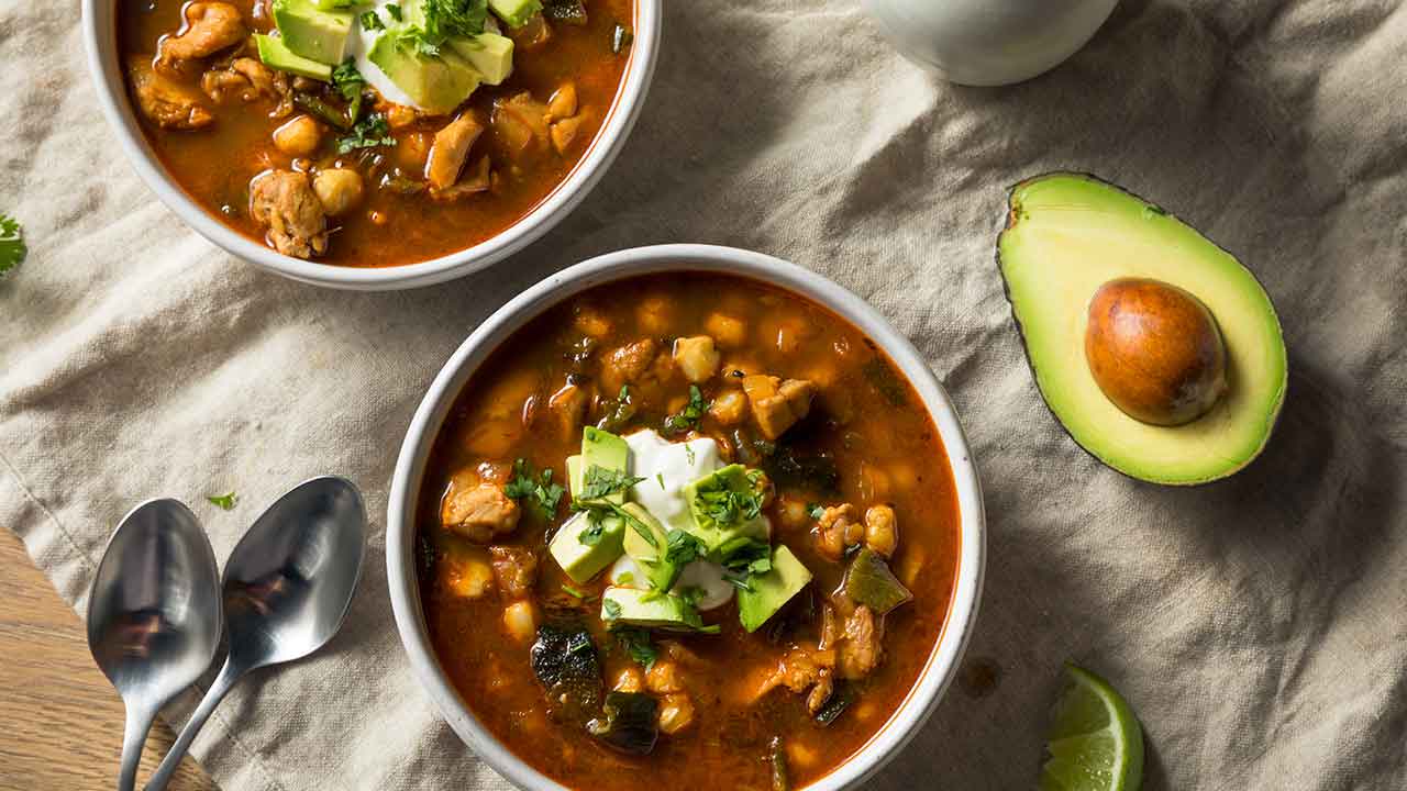 Recipe for red pozole with chicken or pork